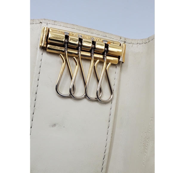 Authentic Preowned LV Vernis Key Chain - Picture 6 of 9
